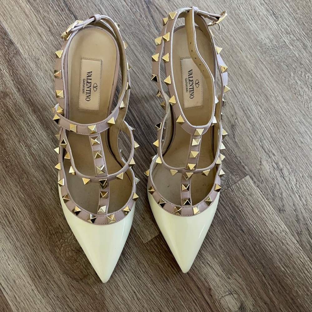 Valentino rockstud  heels